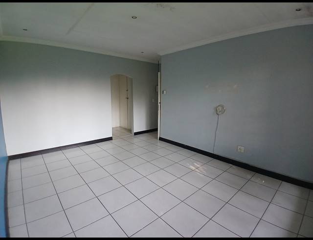 4 BEDROOM HOUSE FOR SALE IN PARKHILL GARDENS